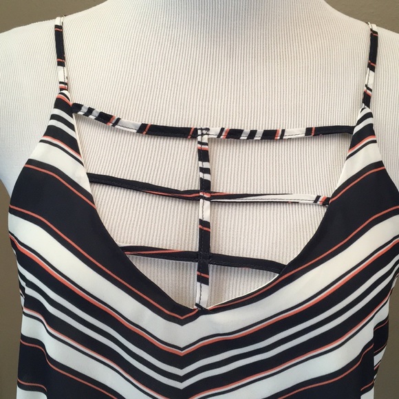 ❌Sold❌Heart Soul Spaghetti Strap Cut Out Top - Picture 2 of 7